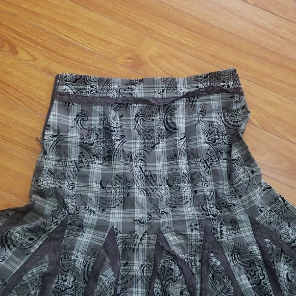 Skirt Size 10 - Picture 3 of 9